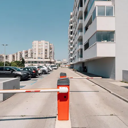 Lucent Escape * Zadar